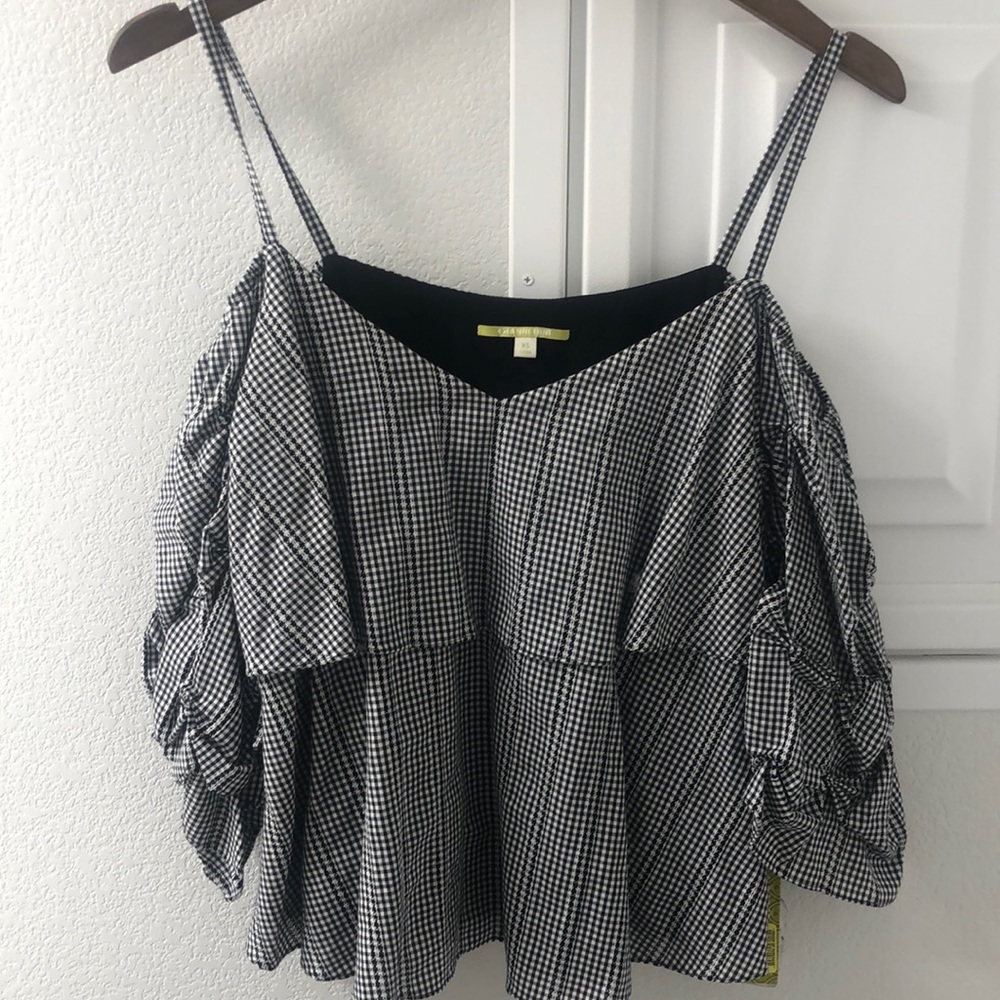 NWT. Gianni Bini Top